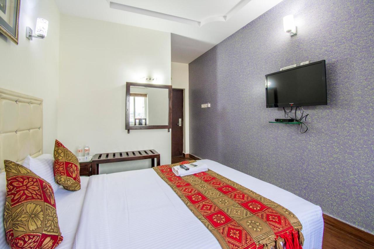 Hotel Executive Inn Vijayawāda Buitenkant foto